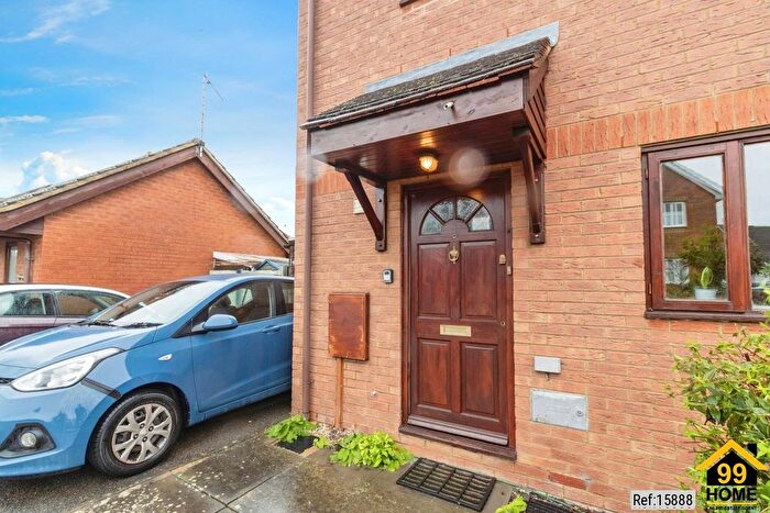 3 Bedroom Semi Detached House For Sale In Blanchland Circle, Milton Keynes, MK10