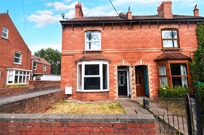 3 Bedroom End Terrace House For Sale In Taunton Road, Bridgwater, Somerset, TA6