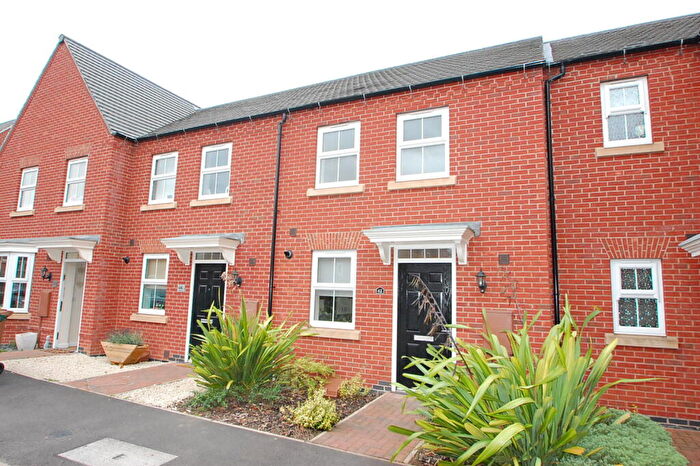 2 Bedroom Town House To Rent In Suffolk Way, Church Gresley, DE11