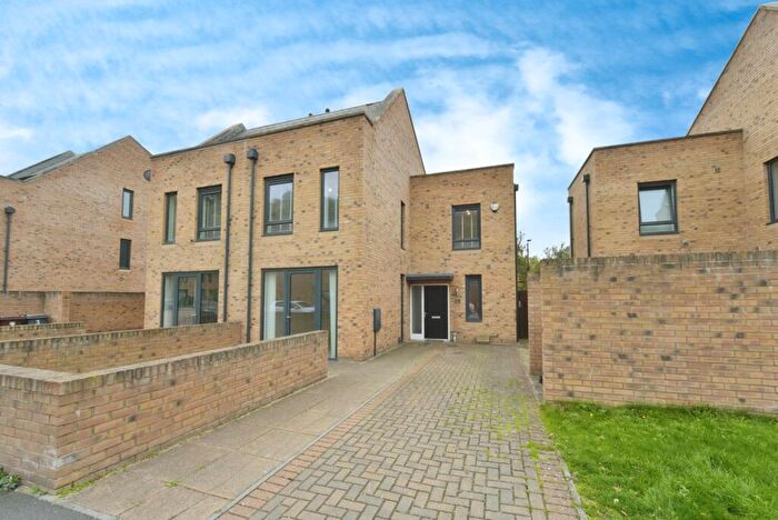 3 Bedroom Semi Detached House For Sale In Castle Croft Drive, Sheffield, South Yorkshire, S2