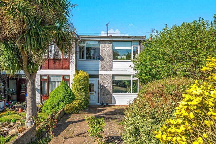 3 Bedroom Terraced House For Sale In Cecil Road, Rochester, ME1