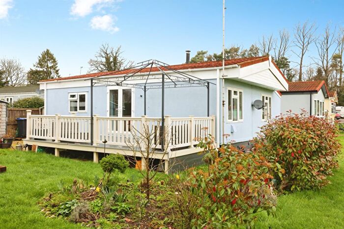 2 Bedroom Park Home For Sale In Hillview Park Home Estate, Oare, Marlborough, SN8