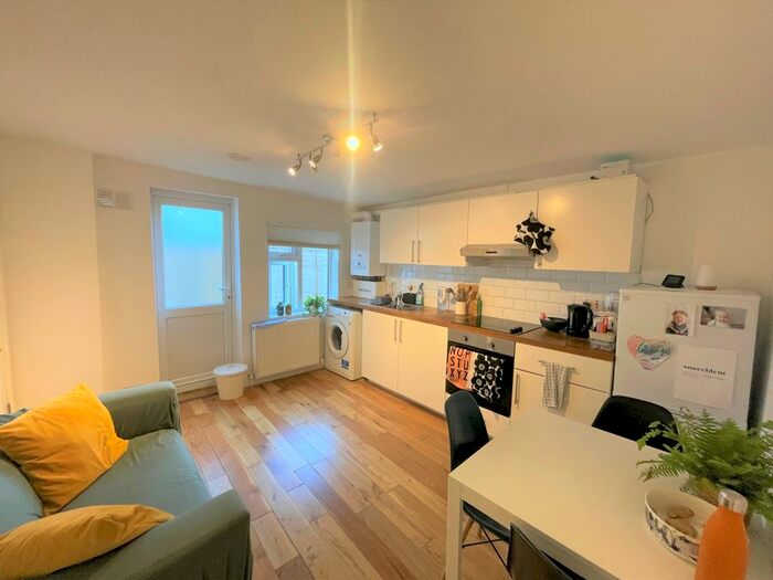 1 Bedroom Flat To Rent In Belmont Road, Turnpike Lane, N15