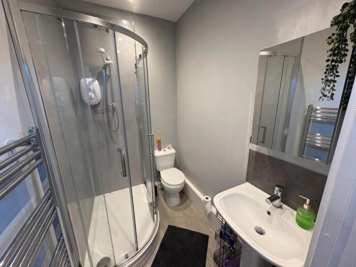 3 Bedroom Semi-Detached House To Rent In Edmund Road, Sheffield, S2