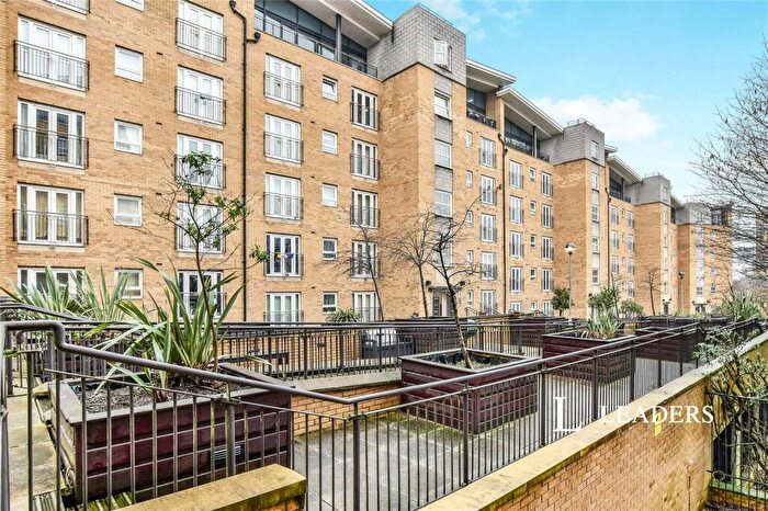 2 Bedroom Flat To Rent In Middlewood Street, Salford, Greater Manchester, M5