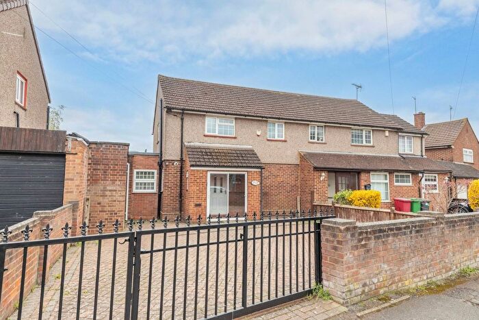 4 Bedroom Semi Detached House For Sale In Cippenham Lane, Cippenham, SL1