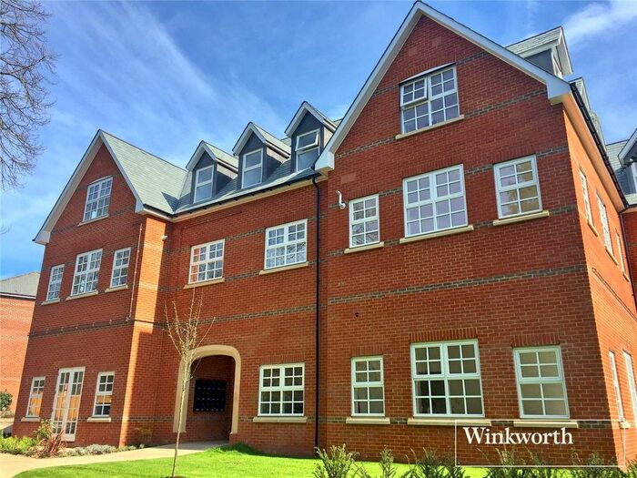 2 Bedroom Flat To Rent In Goldring Court, Goldring Way, London Colney, St. Albans, AL2