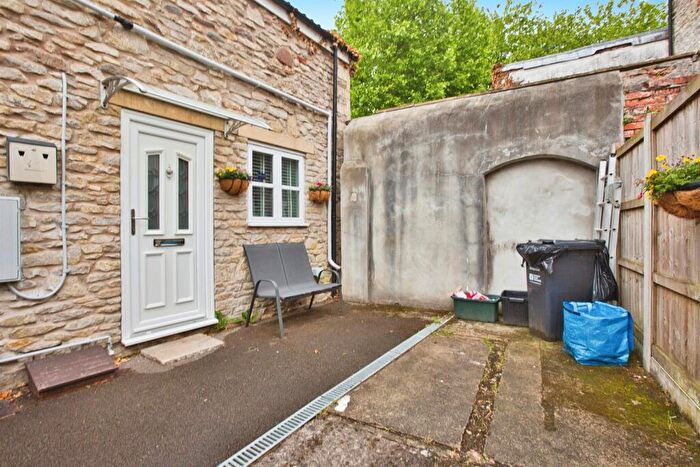 2 Bedroom Flat For Sale In Peter Street, Shepton Mallet, BA4