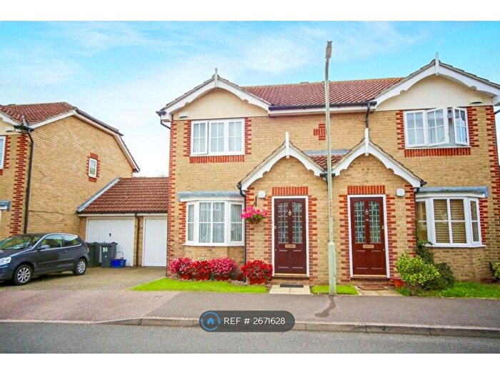 3 Bedroom Semi-detached House To Rent In Manor House Drive, Kingsnorth, Ashford, TN23
