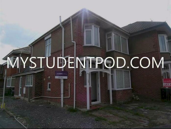 6 Bedroom House To Rent In Bedroom Detached House In Winton, BH9