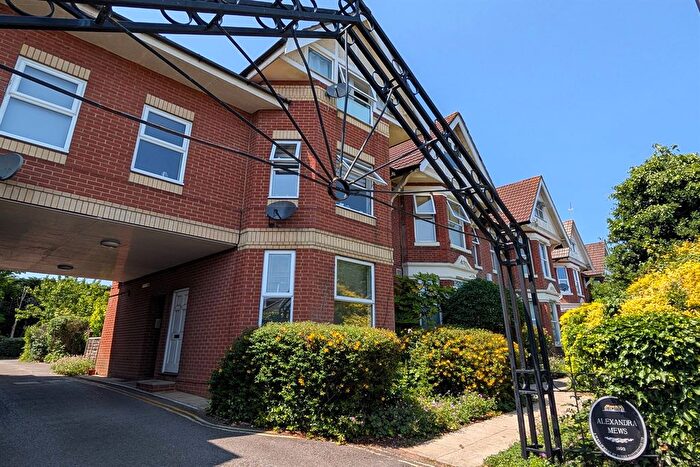 1 Bedroom Flat To Rent In Alexandra Mews, SO15