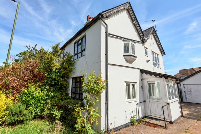 2 Bedroom Cottage To Rent In Hayes Lane, Park Langley, Beckenham, BR3