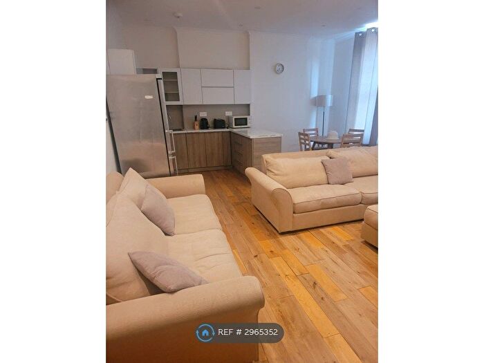 2 Bedroom Flat To Rent In Trafalgar Court, Norwich, NR11