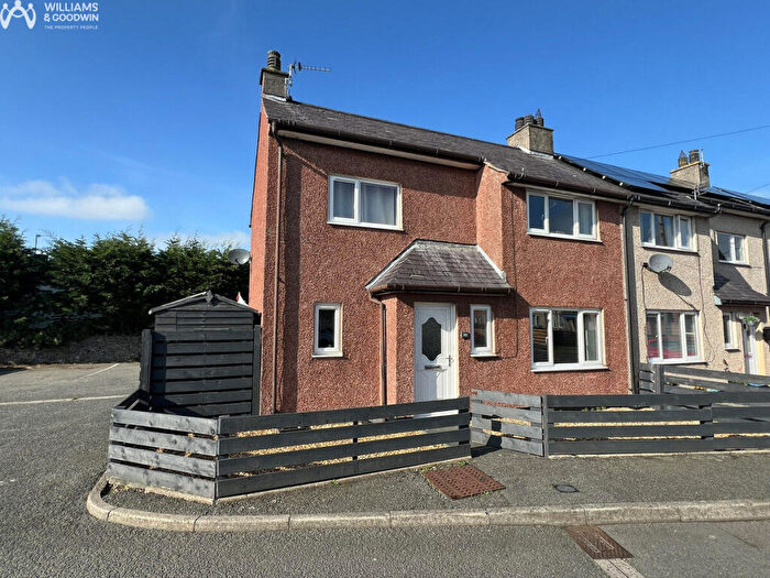 2 Bedroom End Of Terrace House For Sale In Maes Merddyn, Gaerwen, LL60