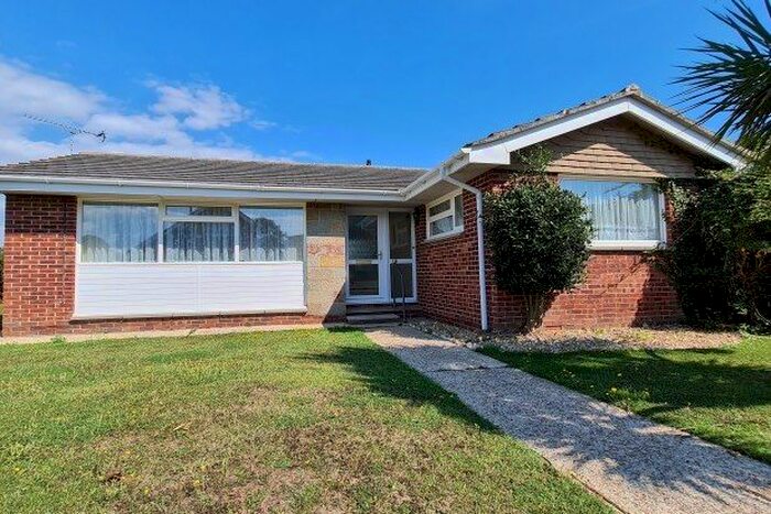 3 Bedroom Bungalow To Rent In Brook Furlong, Bembridge, PO35