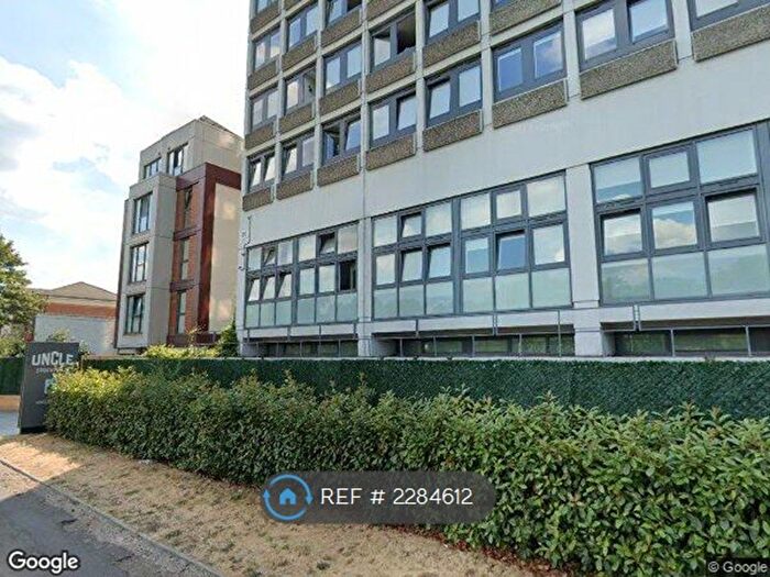 Studio To Rent In Courland Grove, London, SW8