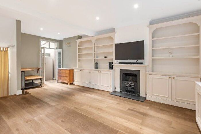 3 Bedroom Property To Rent In Battersea Church Road, London, SW11