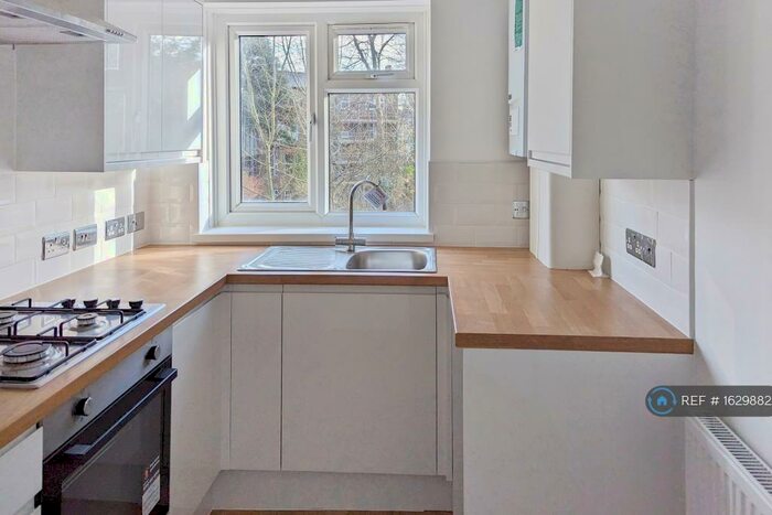 1 Bedroom Flat To Rent In Thicket Road, London, SE20