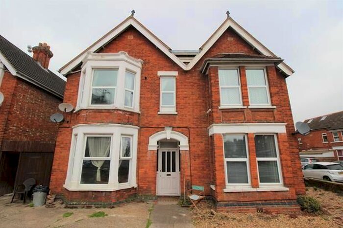 1 Bedroom Property To Rent In Flat, Goldington Road, MK40