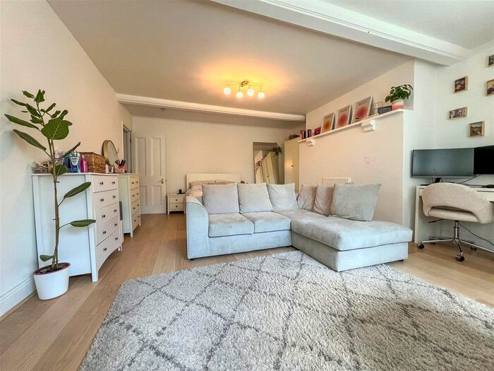 1 Bedroom Flat To Rent In North Parade, Gunton, Lowestoft, NR32