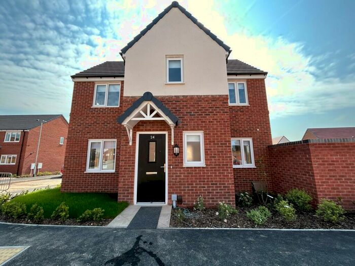 3 Bedroom Detached House To Rent In Horwood Drive, NG4