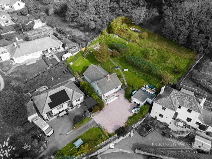 2 Bedroom Detached Bungalow For Sale In Kingsand, Torpoint, Cornwall, PL10