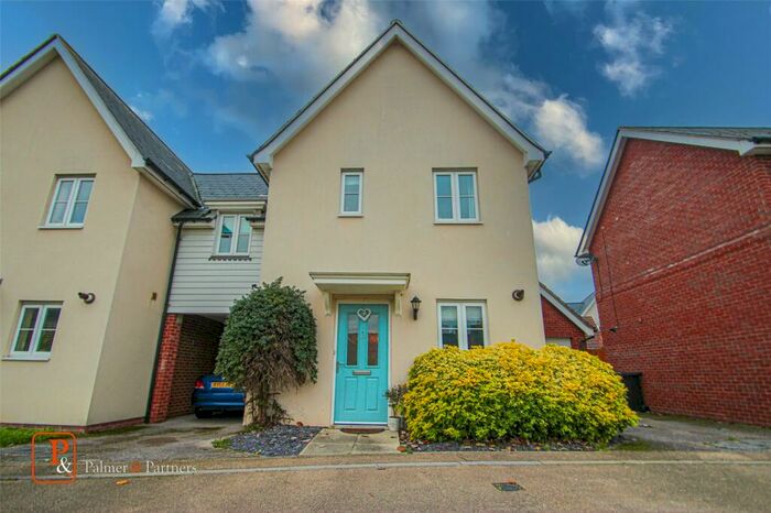 3 Bedroom Link Detached House To Rent In Corunna Drive, Colchester, Essex, CO2