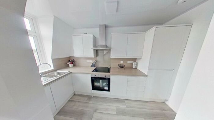 1 Bedroom Flat To Rent In Claremont Place, Top Floor Left, West End, Aberdeen, AB10