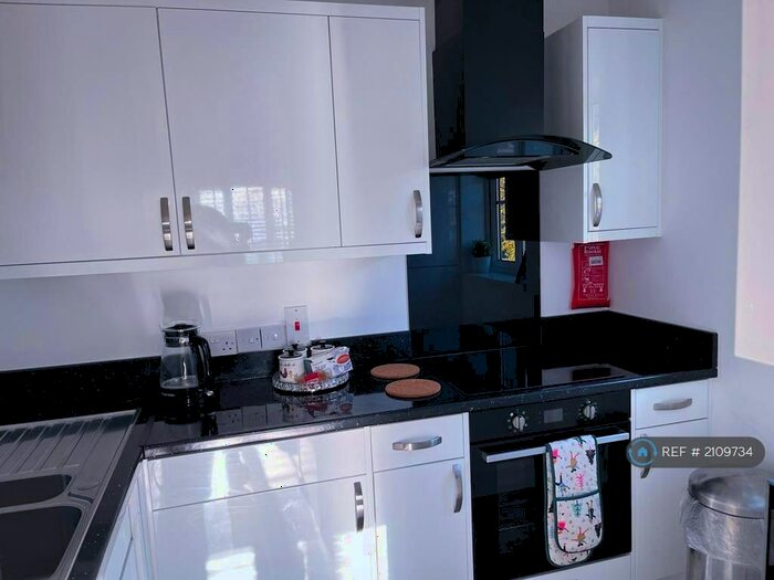 1 Bedroom Flat To Rent In Centre Reach, Southend-On-Sea, SS2