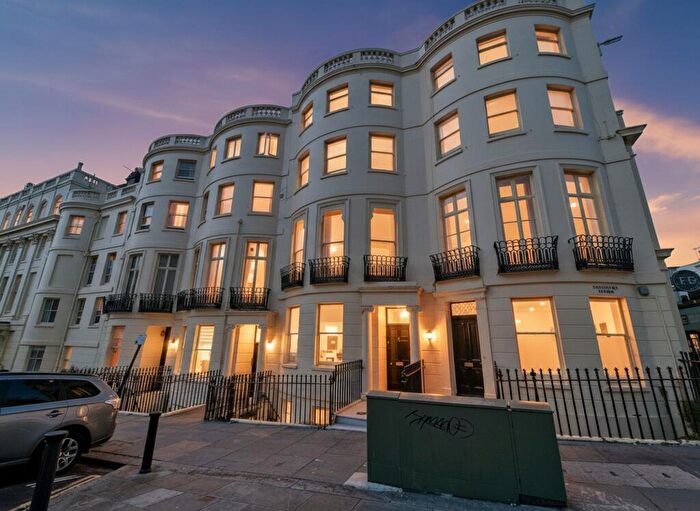 1 Bedroom Flat For Sale In Brunswick Place, Hove, BN3