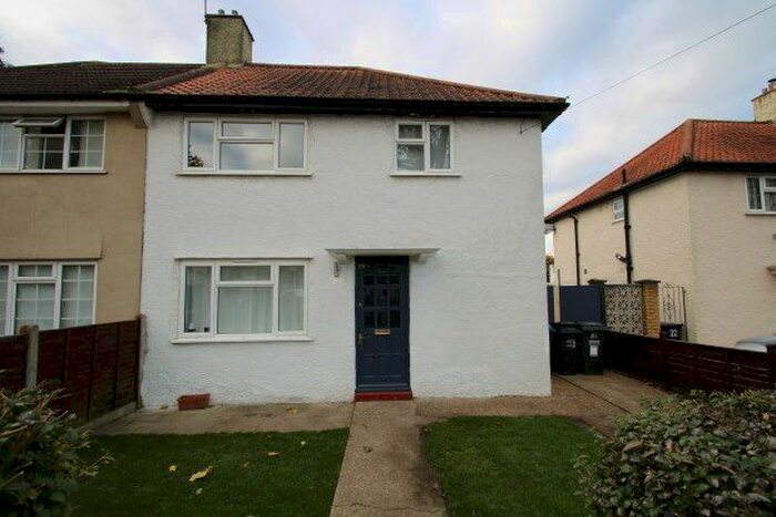 3 Bedroom Property To Rent In Hillside Road, Croydon, CR0