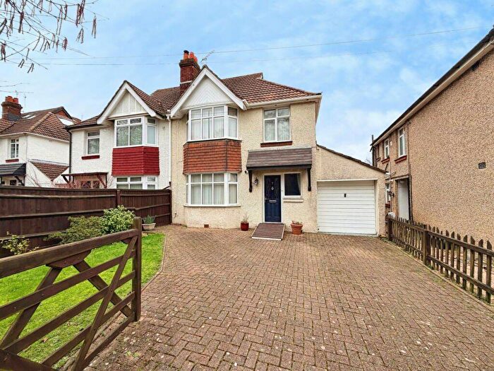 3 Bedroom Semi Detached House For Sale In Hollydene Villas, Hythe, Southampton, Hampshire, SO45