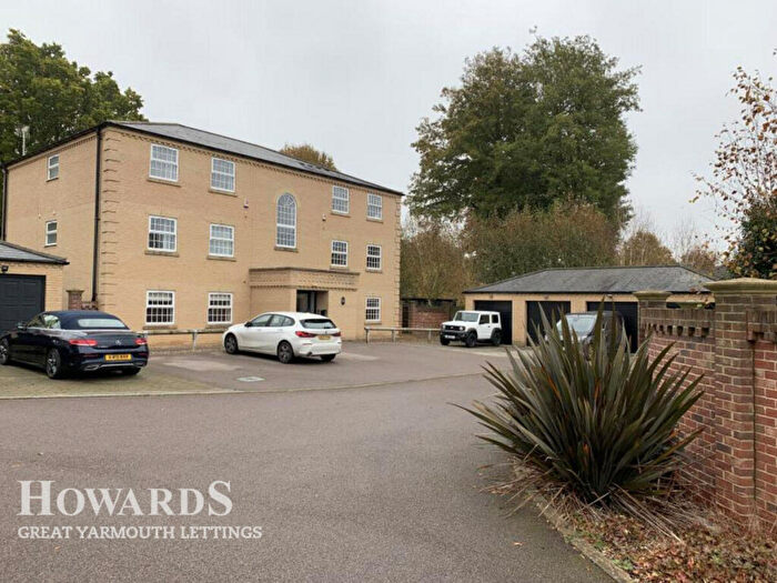 2 Bedroom Apartment To Rent In Hall Close, Great Yarmouth, NR29