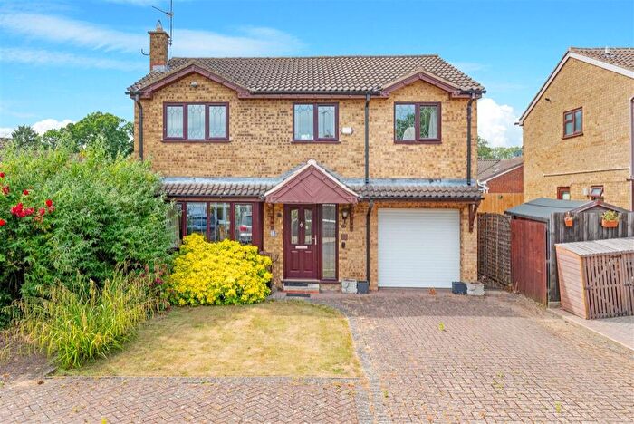 4 Bedroom Detached House For Sale In Water Meadow Close, Great Oakley, Northamptonshire, NN18