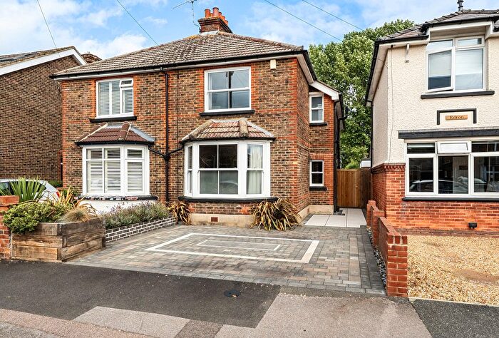 3 Bedroom Semi-Detached House For Sale In Lumley Road, Horley, Surrey, RH6