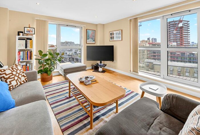 2 Bedroom Apartment To Rent In Southgate Road, Islington, London, N1