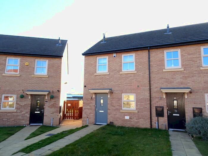 2 Bedroom Town House To Rent In Kingsbrook Chase, Wath Upon Dearne, S63