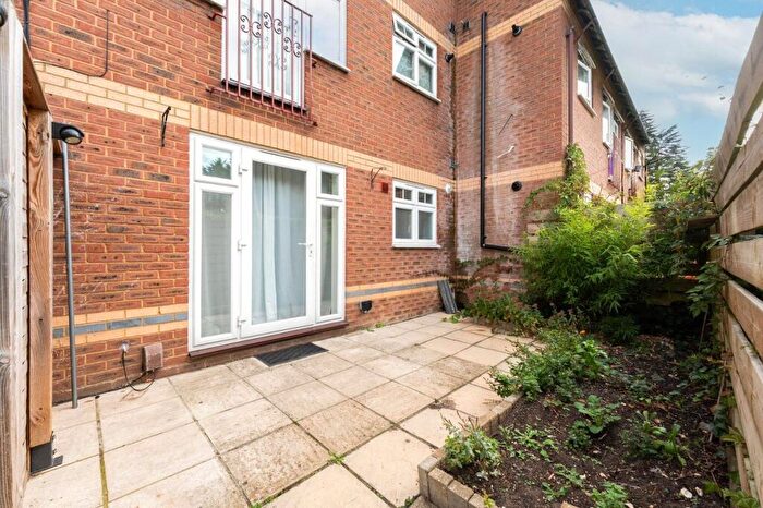 1 Bedroom Apartment For Sale In Devonshire Road, Sutton, SM2