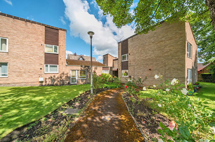 1 Bedroom Flat For Sale In Weetwood House Court, Weetwood, Leeds, LS16