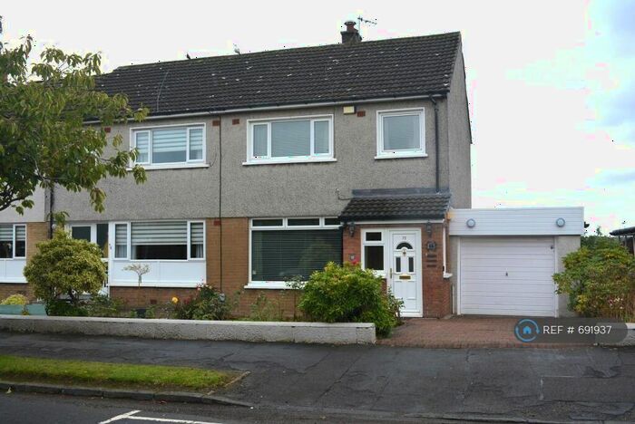 3 Bedroom Semi-Detached House To Rent In Inveroran Drive, Glasgow, G61