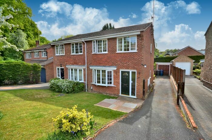 3 Bedroom Semi-Detached House To Rent In Shady Nook, Farnham, GU9