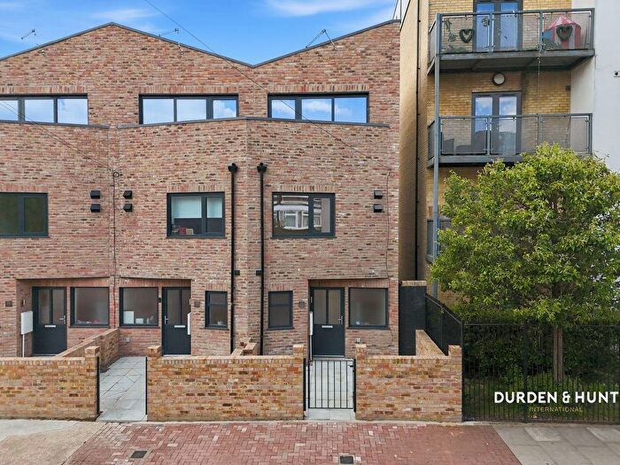 4 Bedroom End Of Terrace House To Rent In Burgess Street, Limehouse, E14