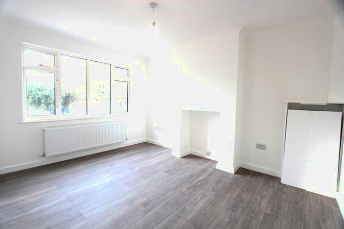 2 Bedroom Flat To Rent In Whitehall Close, Uxbridge, London, UB8