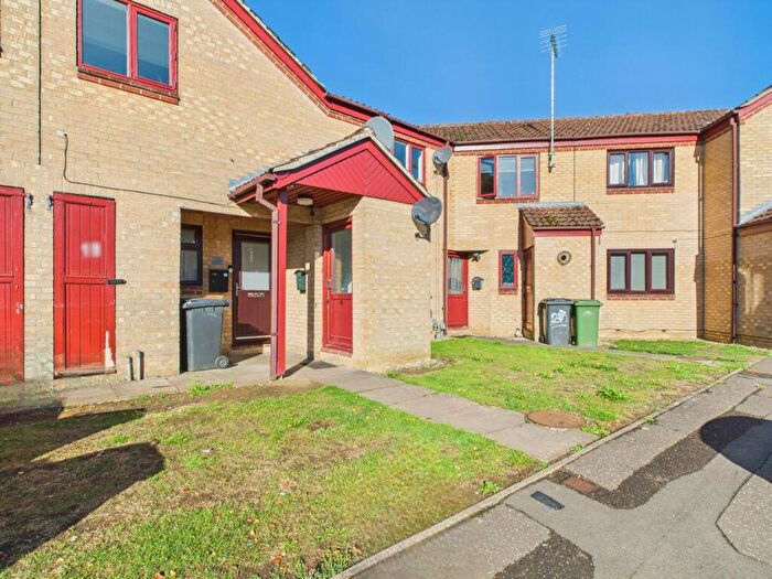 2 Bedroom Flat For Sale In Danish Court, Werrington, Peterborough, PE4
