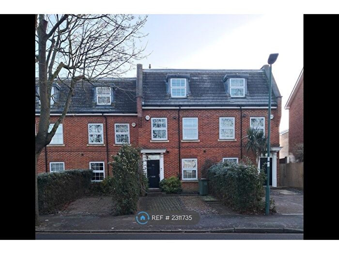 5 Bedroom Semi-Detached House To Rent In Langley Park Road, Sutton, SM2