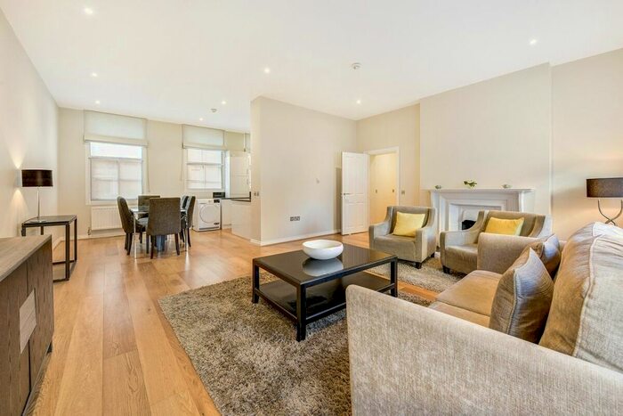 2 Bedroom Flat To Rent In Great Portland Street, London, W1W