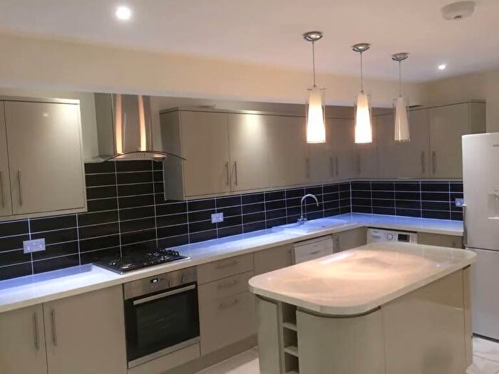 5 Bedroom Town House To Rent In Buxton Road, London, E17