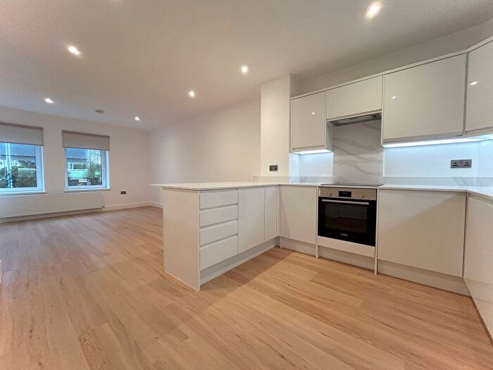 2 Bedroom Flat To Rent In Manor Road, Wallington, SM6