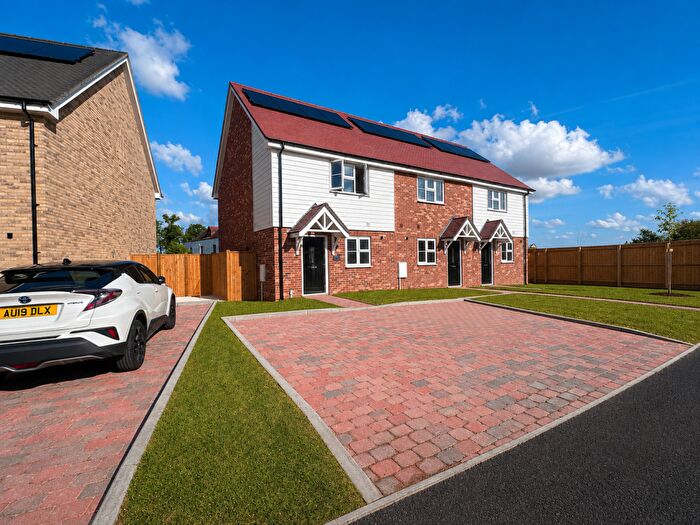 2 Bedroom End Of Terrace House To Rent In Edward Way, Polegate, East Sussex, BN26