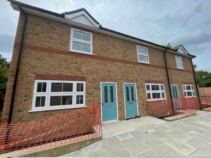 4 Bedroom Terraced House To Rent In Prospect Place, Grays, RM17